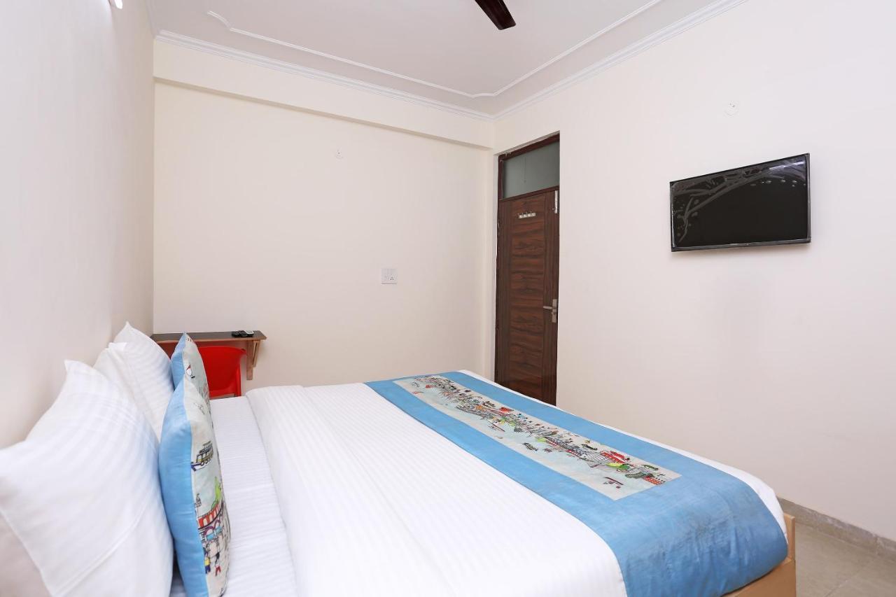 Oyo Dlf Cyber City Near Aravali Biodiversity Park Gurgaon Esterno foto
