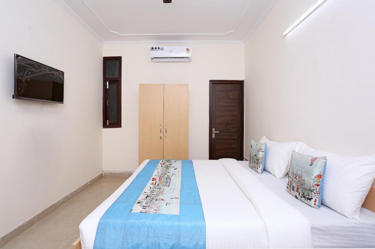 Oyo Dlf Cyber City Near Aravali Biodiversity Park Gurgaon Esterno foto