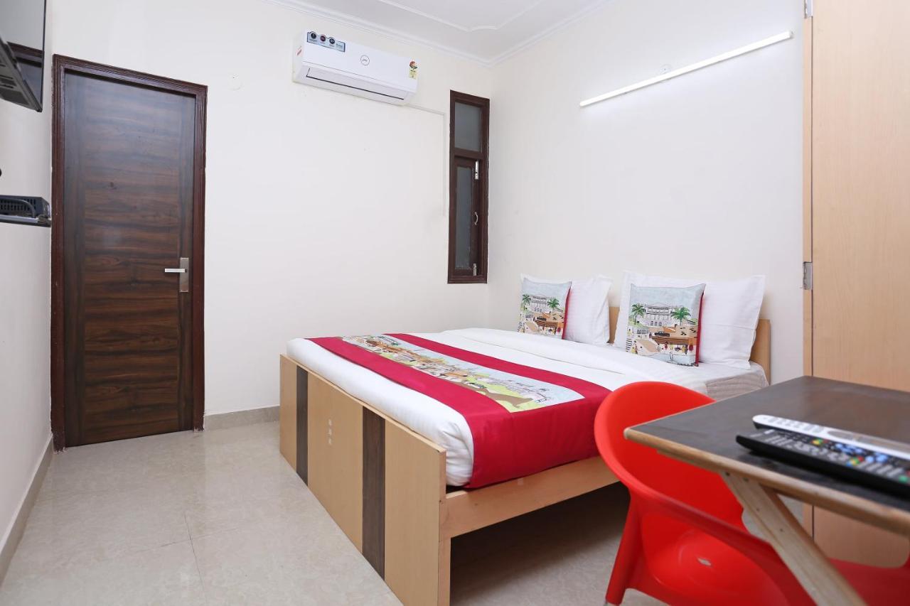 Oyo Dlf Cyber City Near Aravali Biodiversity Park Gurgaon Esterno foto